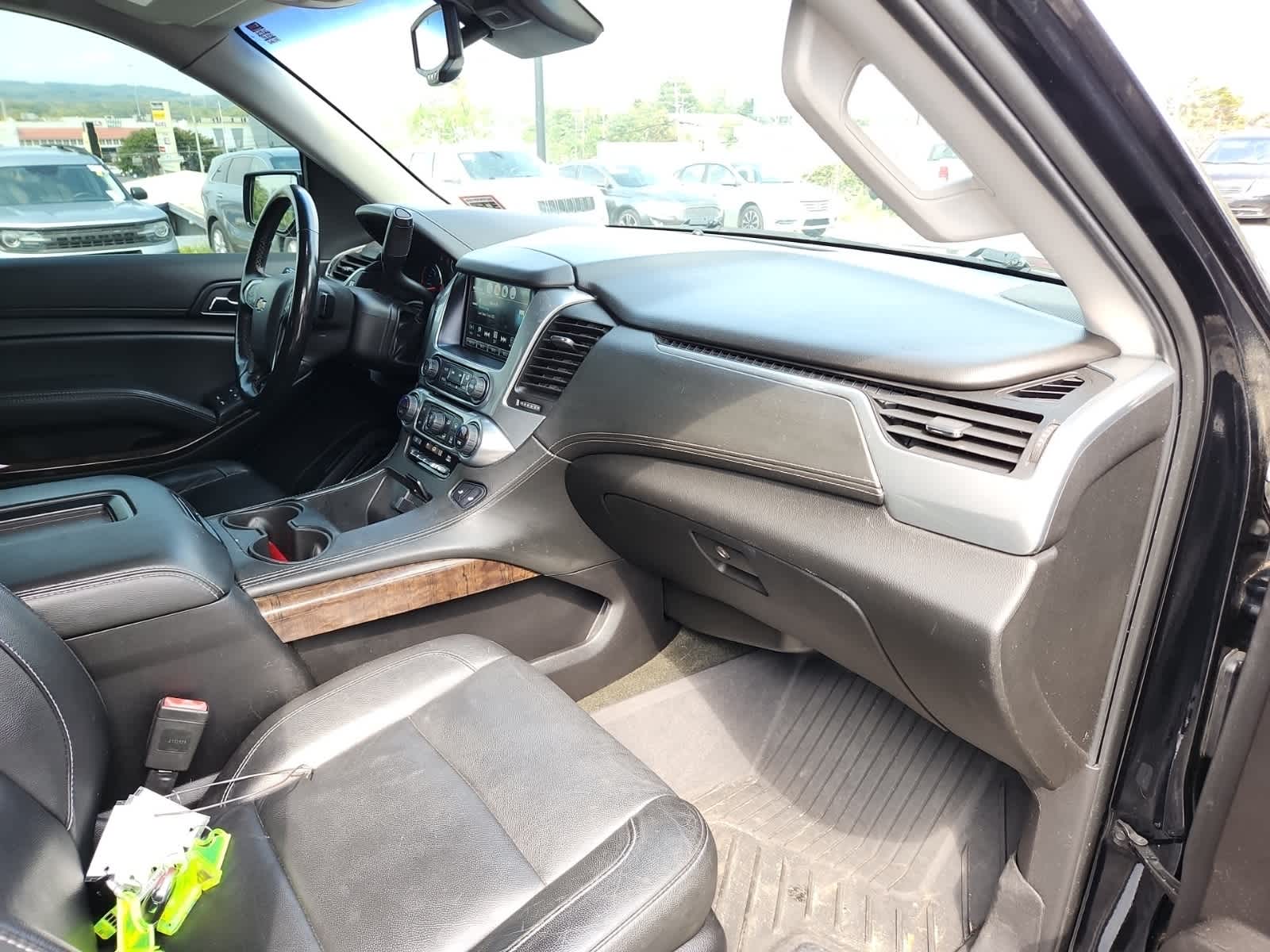 Thumbnail: 2019 Chevrolet Tahoe - 17