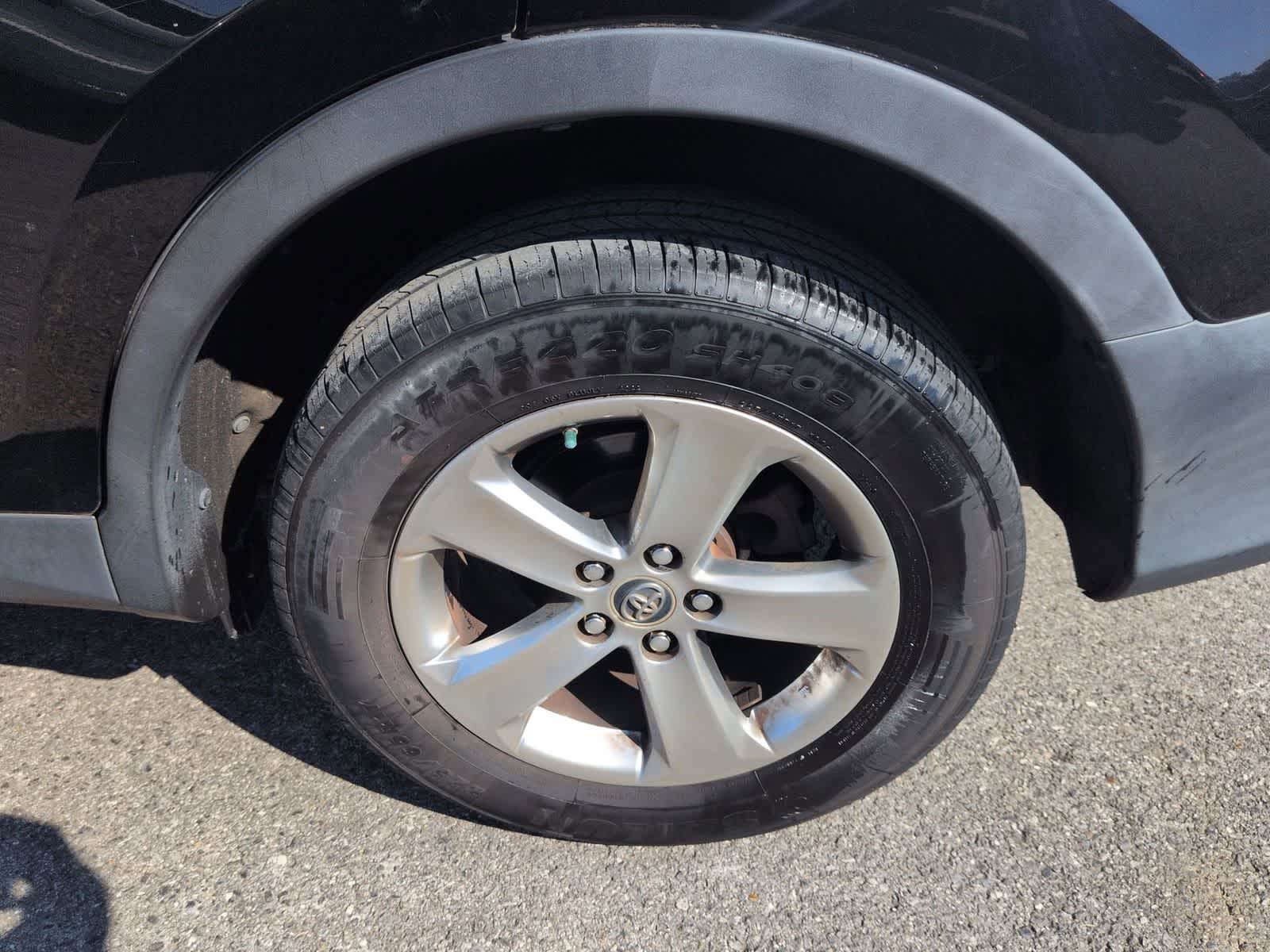 Thumbnail: 2015 Toyota RAV4 - 12