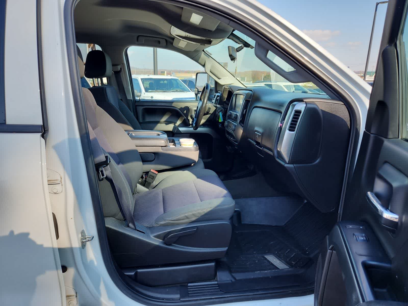 Thumbnail: 2017 Chevrolet Silverado 2500 - 21