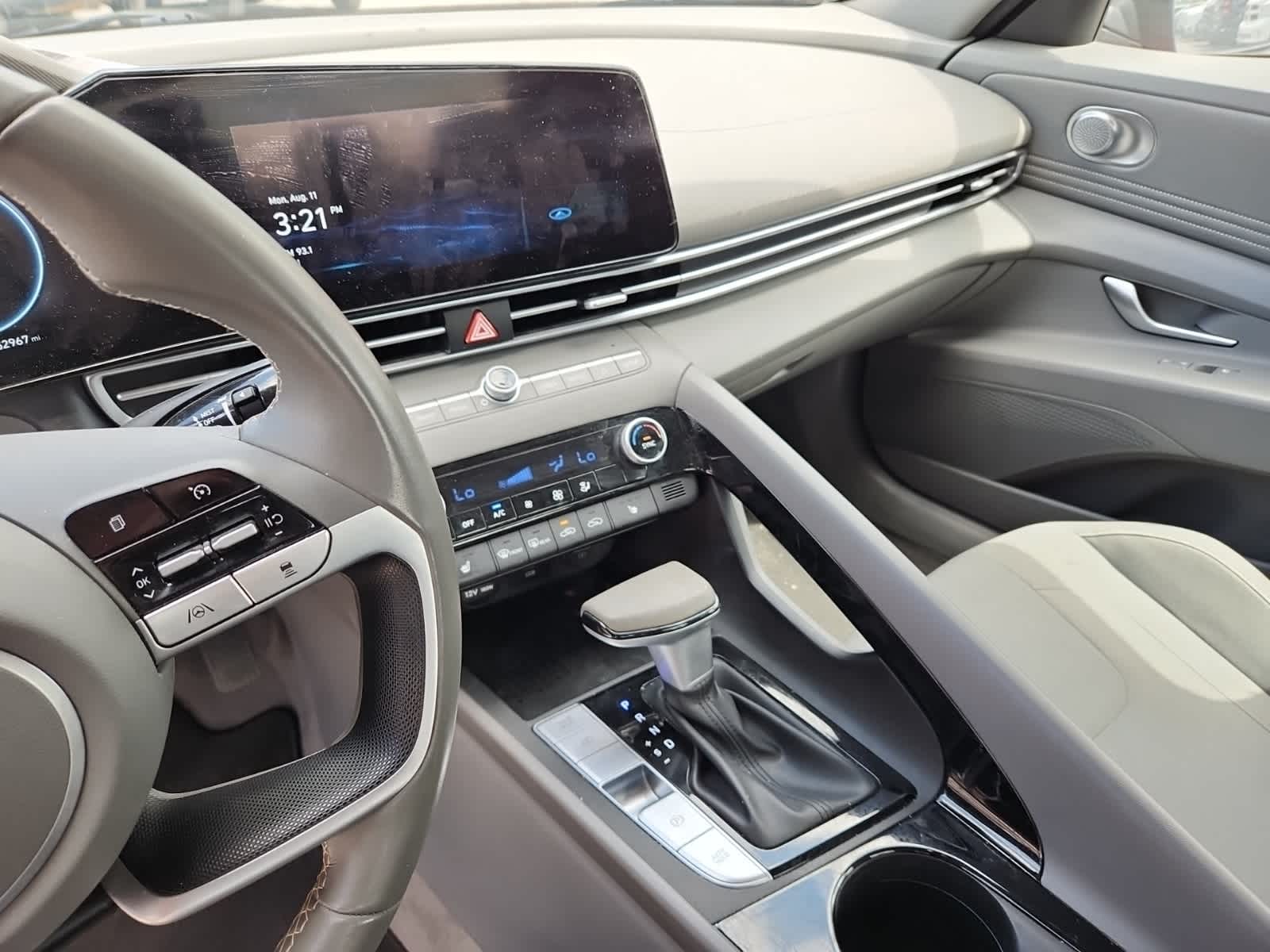 Thumbnail: 2023 Hyundai Elantra - 10