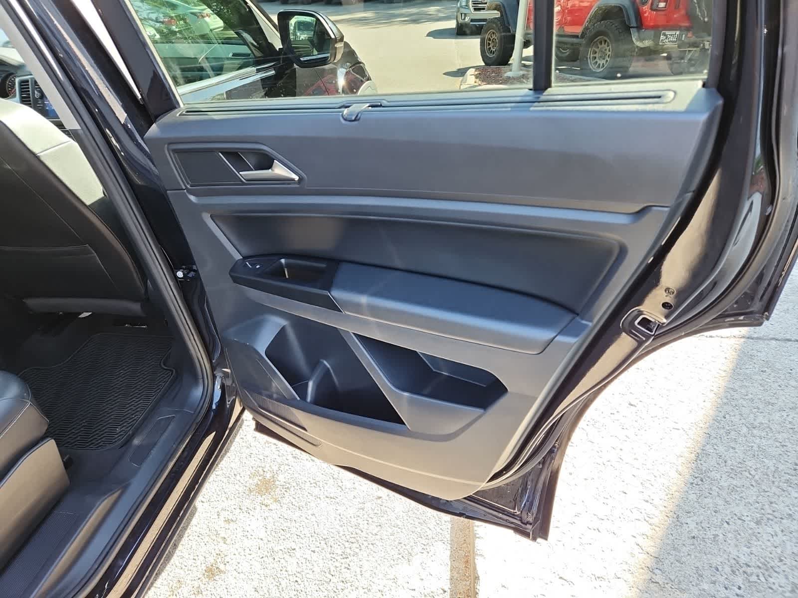 Thumbnail: 2021 Volkswagen Atlas - 25