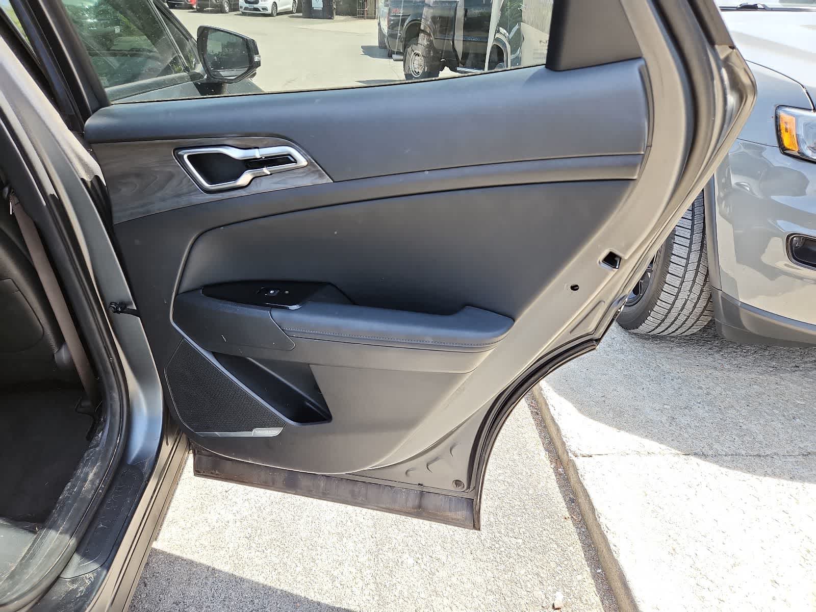 Thumbnail: 2023 Kia Sportage - 25