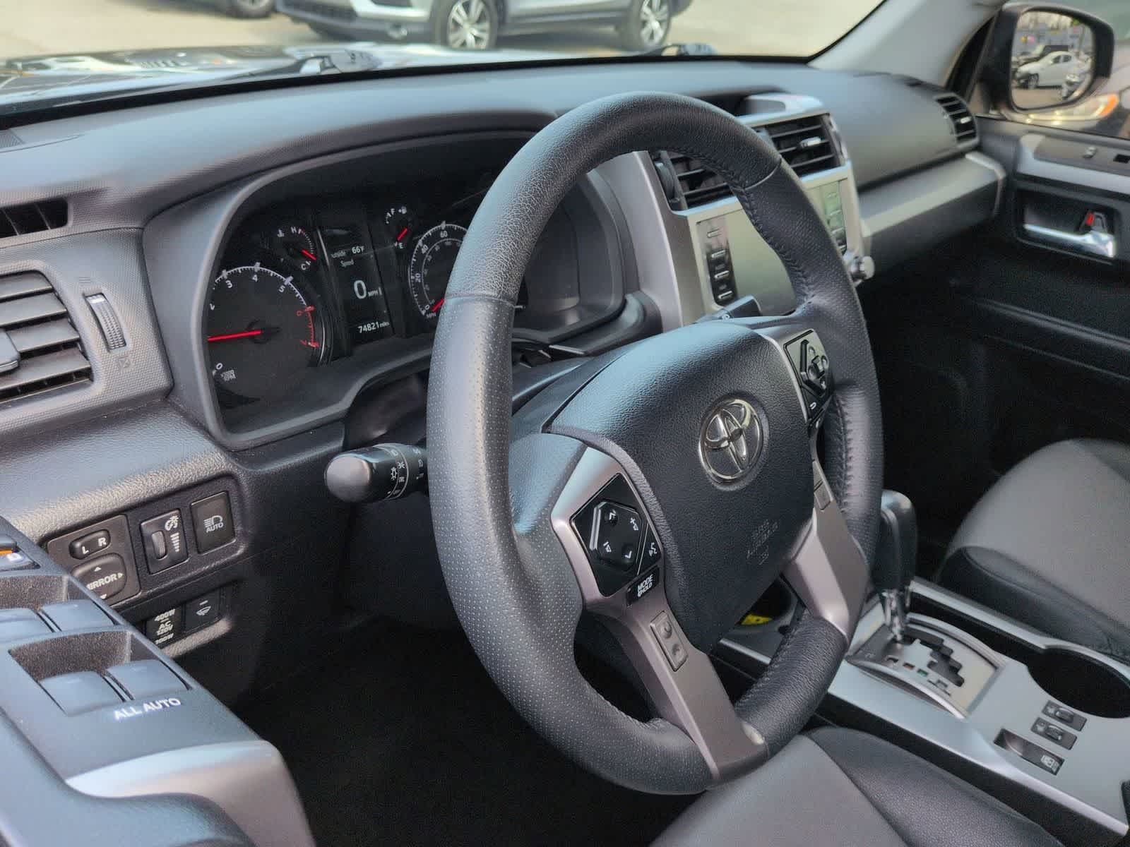 Thumbnail: 2022 Toyota 4Runner - 10