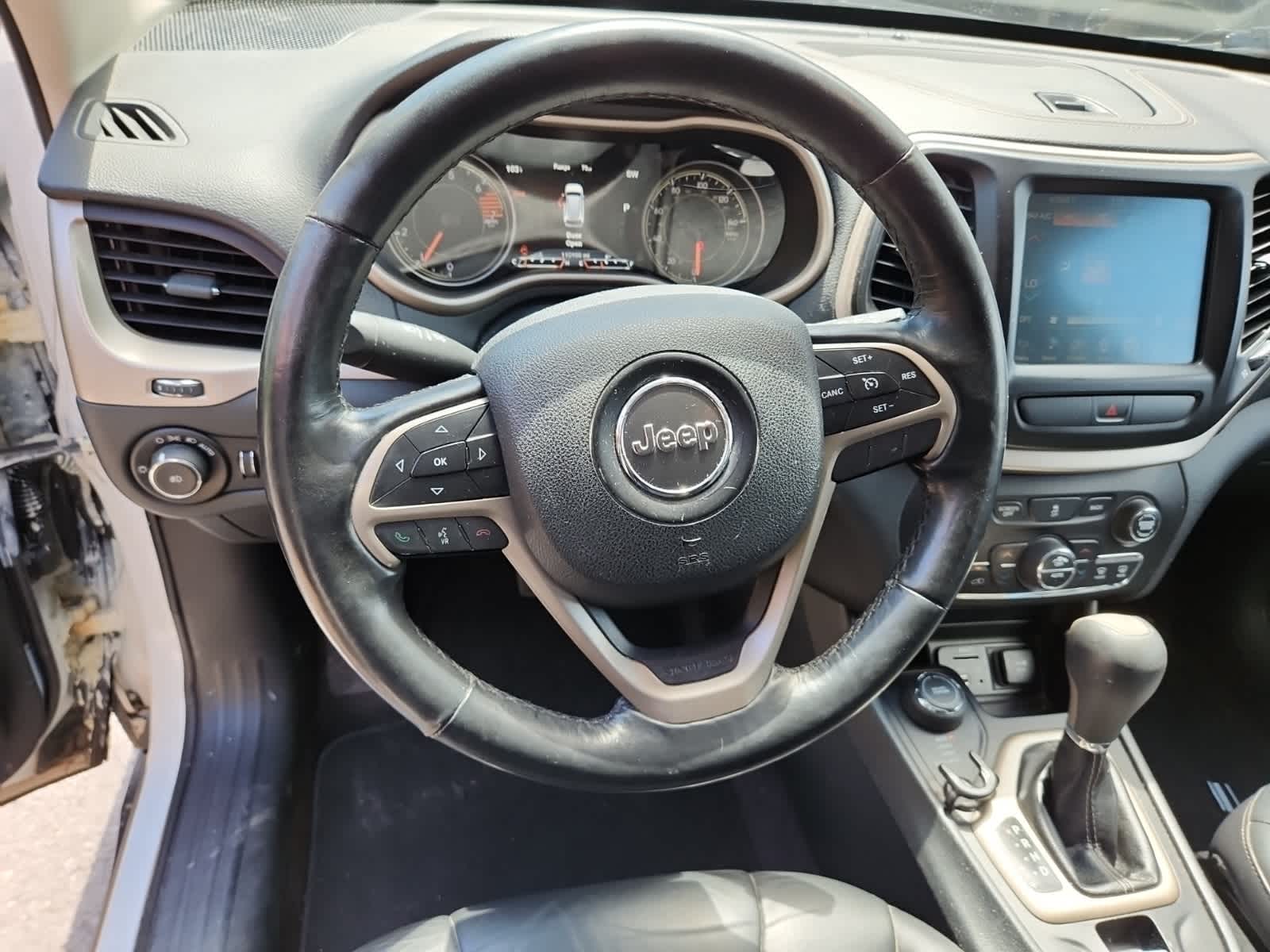 Thumbnail: 2016 Jeep Cherokee - 12