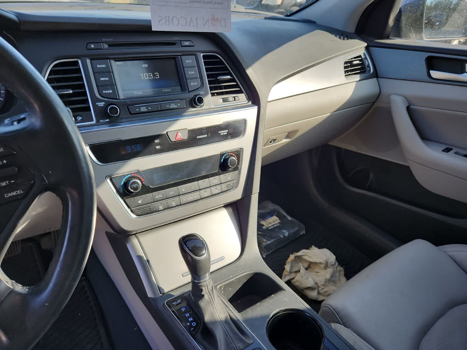 Thumbnail: 2015 Hyundai Sonata - 10