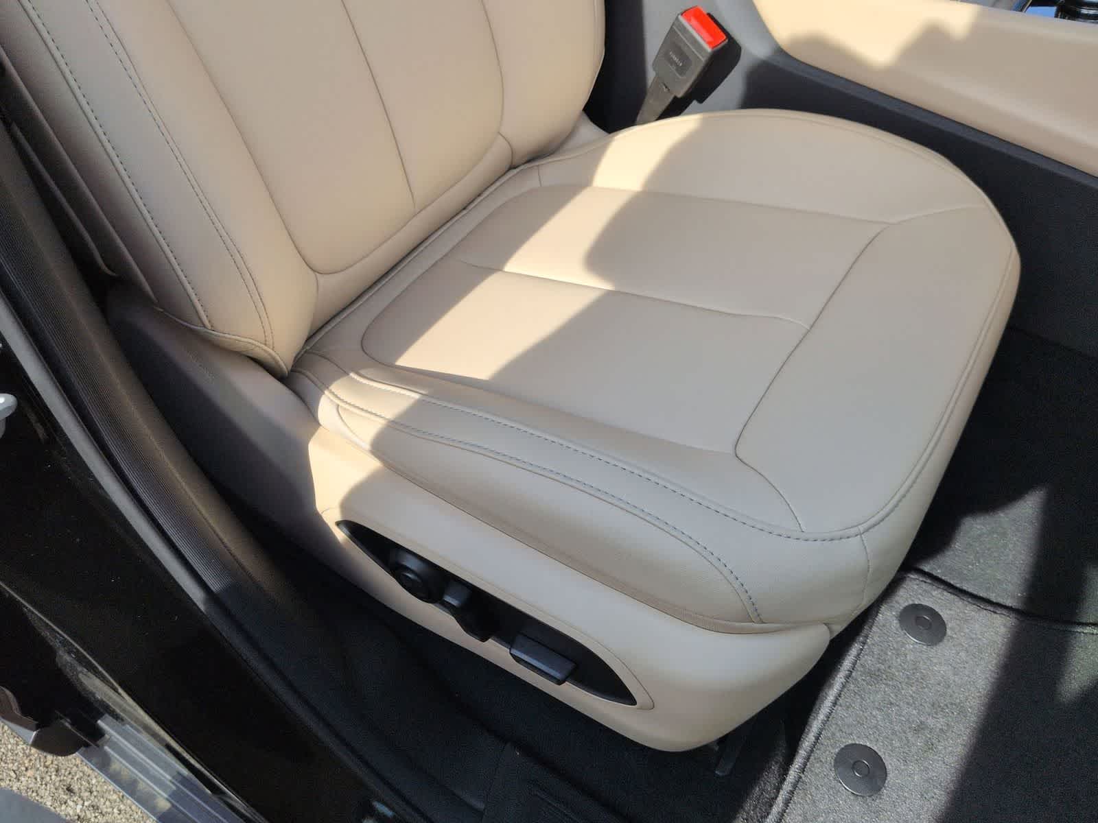 Thumbnail: 2025 Jeep Grand Cherokee L - 20