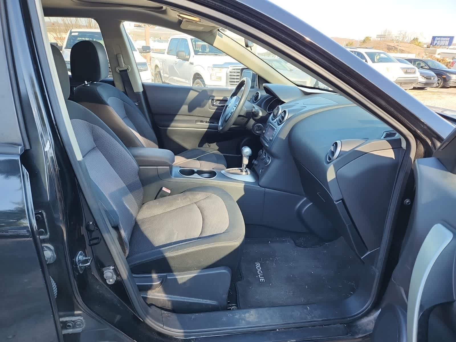 Thumbnail: 2011 Nissan Rogue - 21