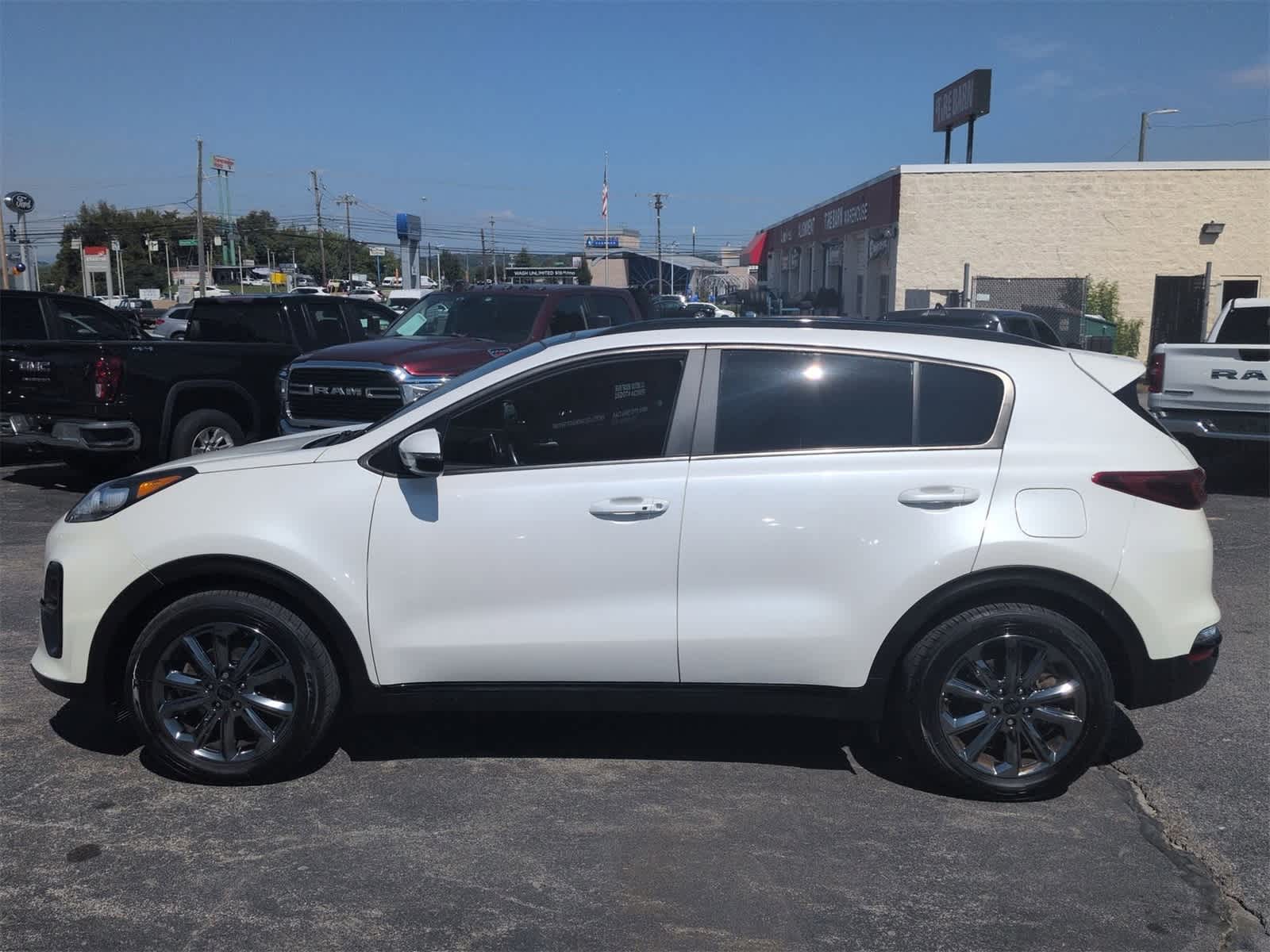 Thumbnail: 2022 Kia Sportage - 5