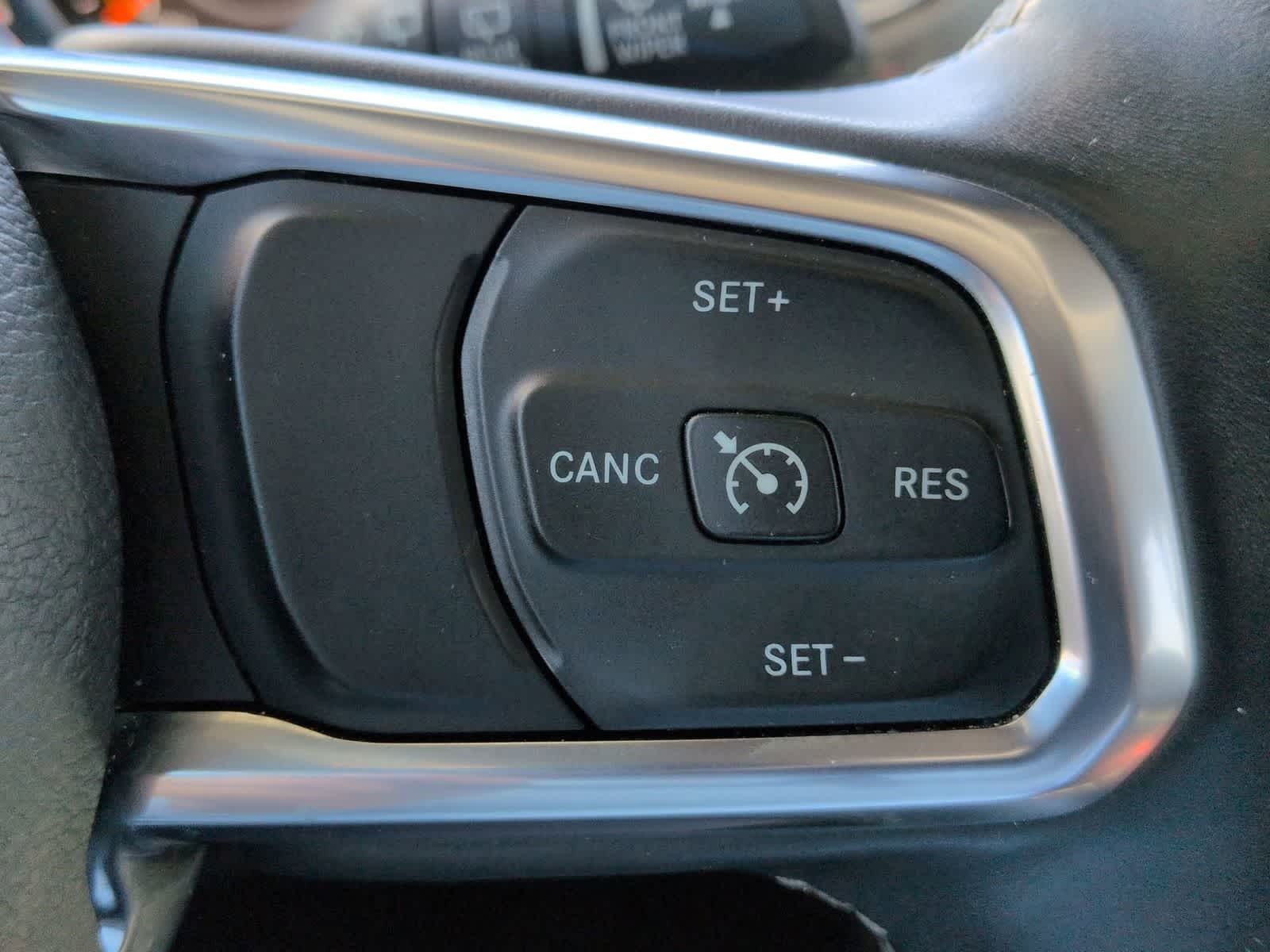 Thumbnail: 2018 Jeep Wrangler - 23