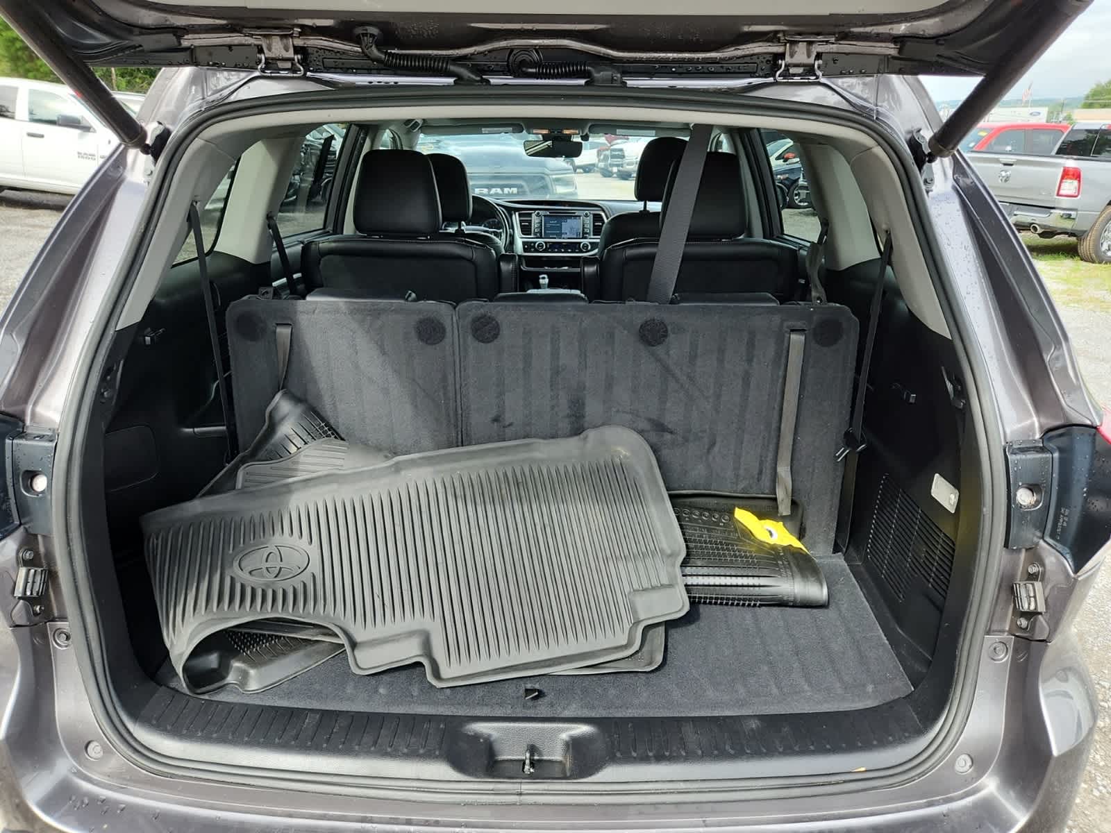 Thumbnail: 2019 Toyota Highlander - 25