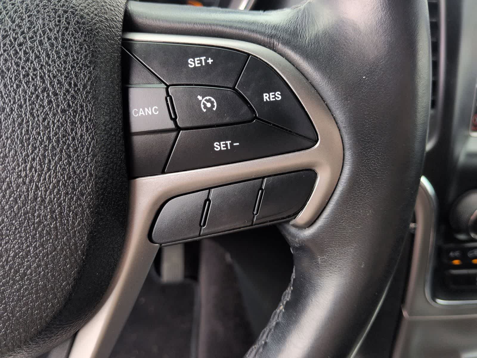 Thumbnail: 2018 Jeep Grand Cherokee - 21