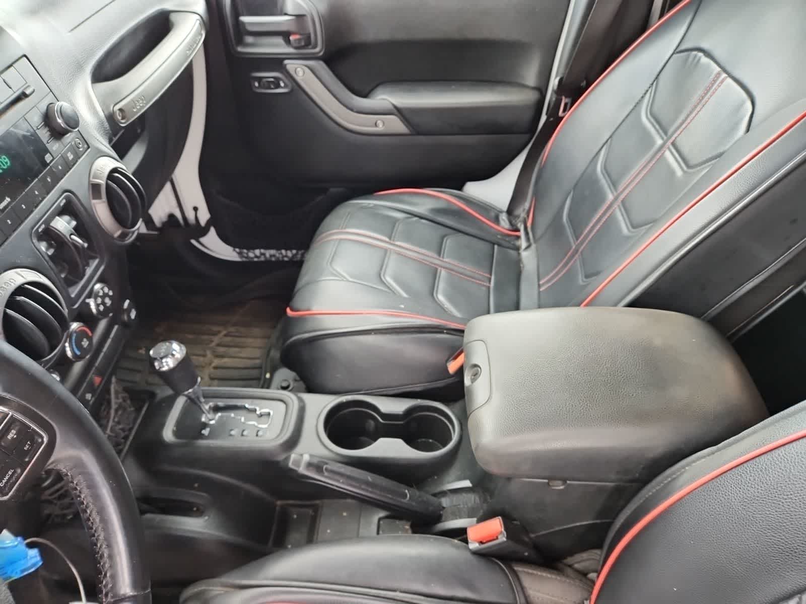 Thumbnail: 2016 Jeep Wrangler - 12