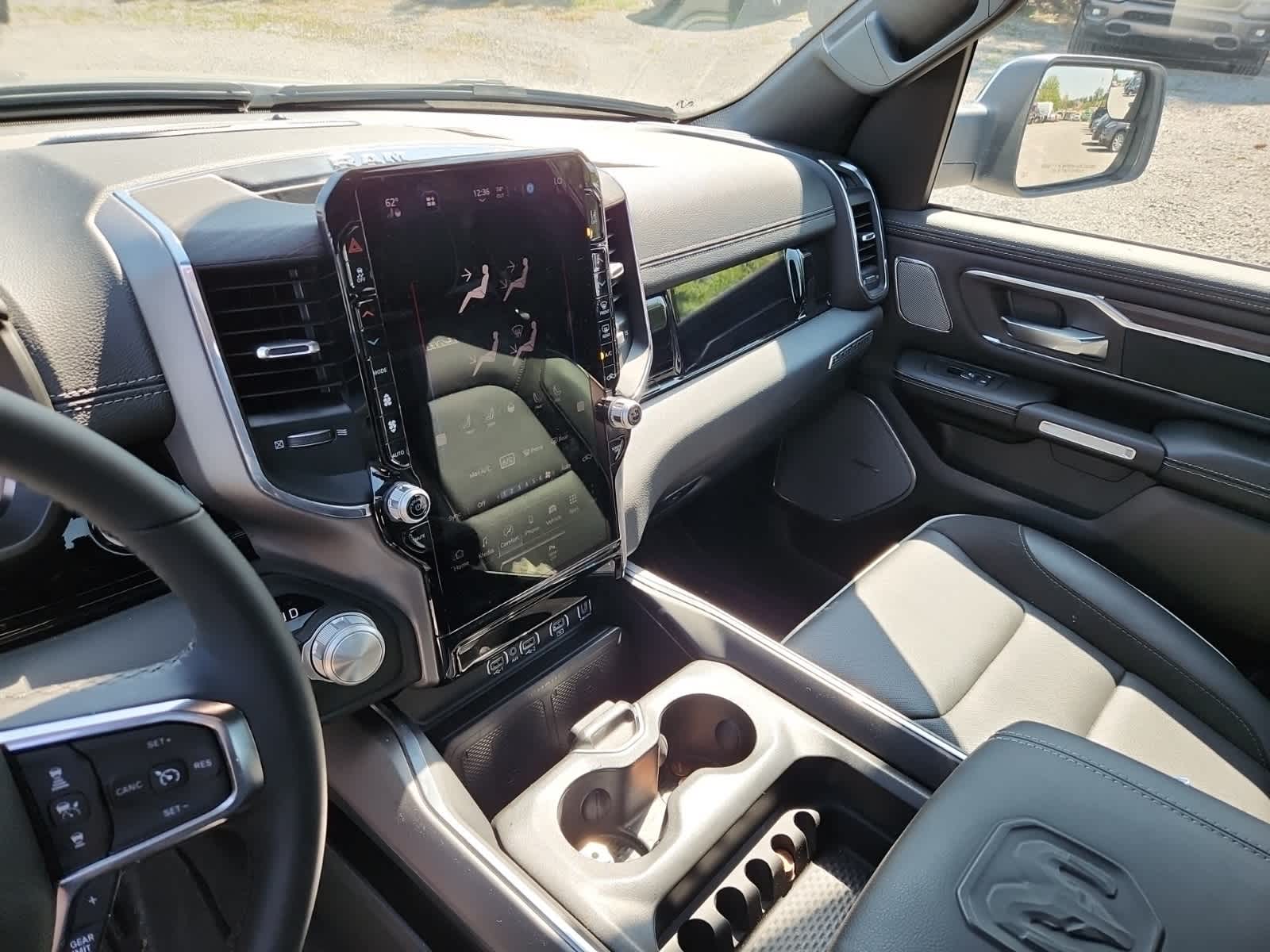 Thumbnail: 2025 RAM 1500 - 10