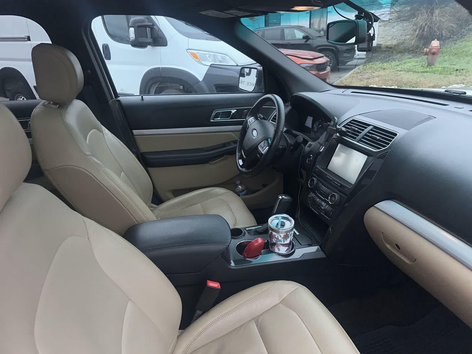 Thumbnail: 2016 Ford Explorer - 9