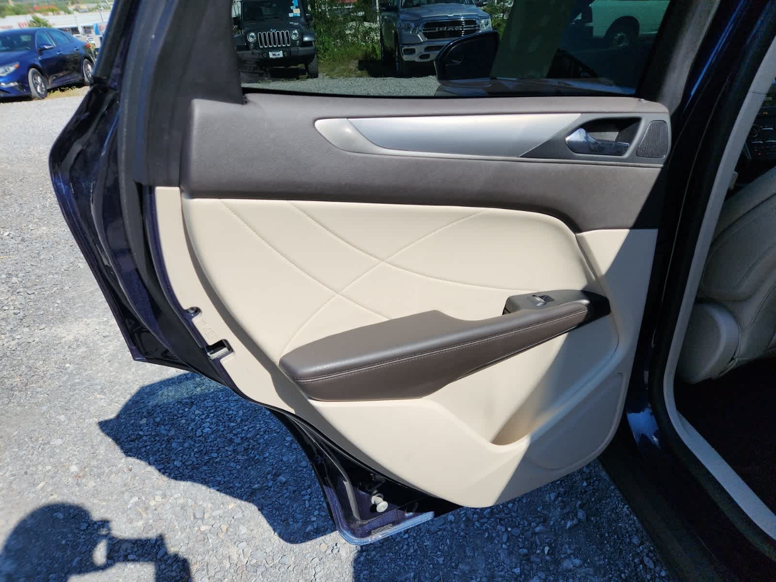 Thumbnail: 2017 Lincoln MKC - 27