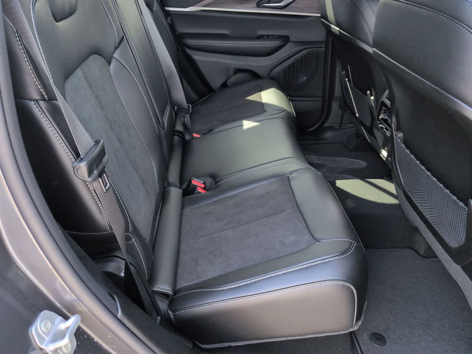 Thumbnail: 2026 Jeep Grand Cherokee - 15