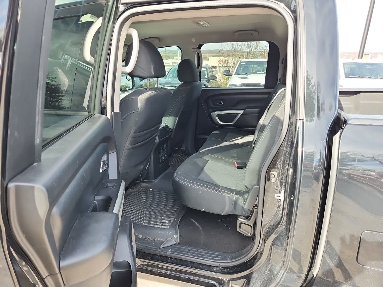 Thumbnail: 2019 Nissan Titan - 25