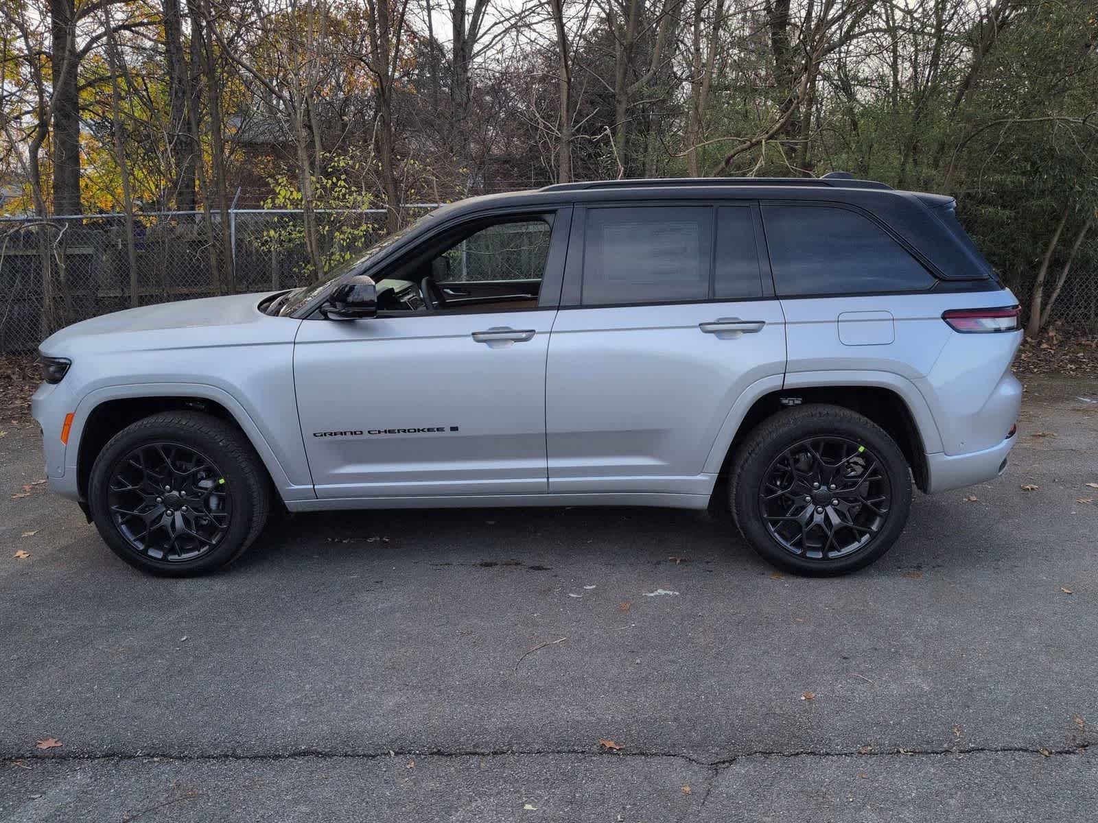 Thumbnail: 2025 Jeep Grand Cherokee - 5