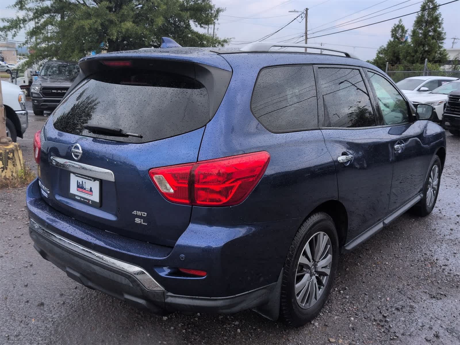 Thumbnail: 2020 Nissan Pathfinder - 8