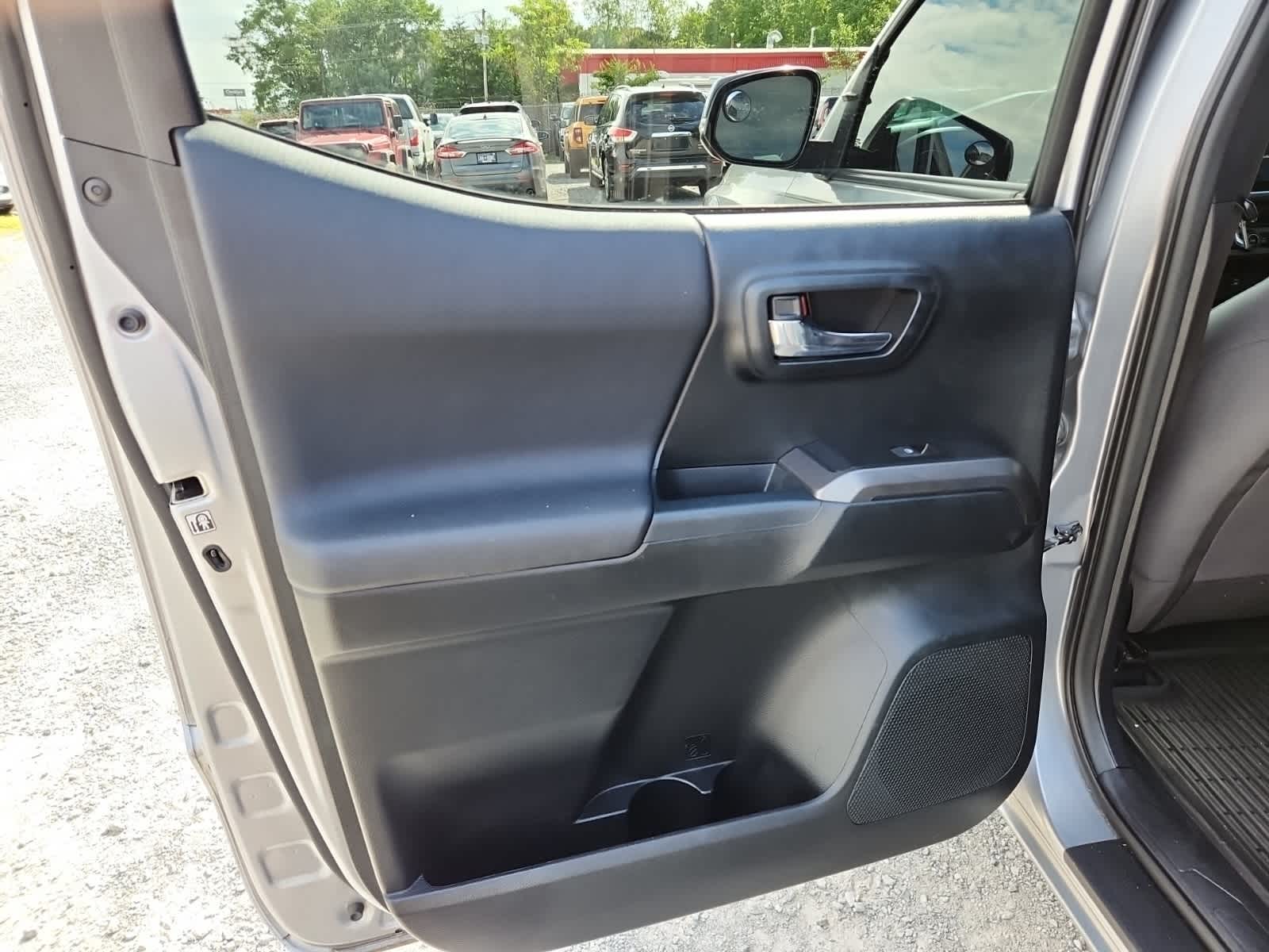 Thumbnail: 2016 Toyota Tacoma - 26