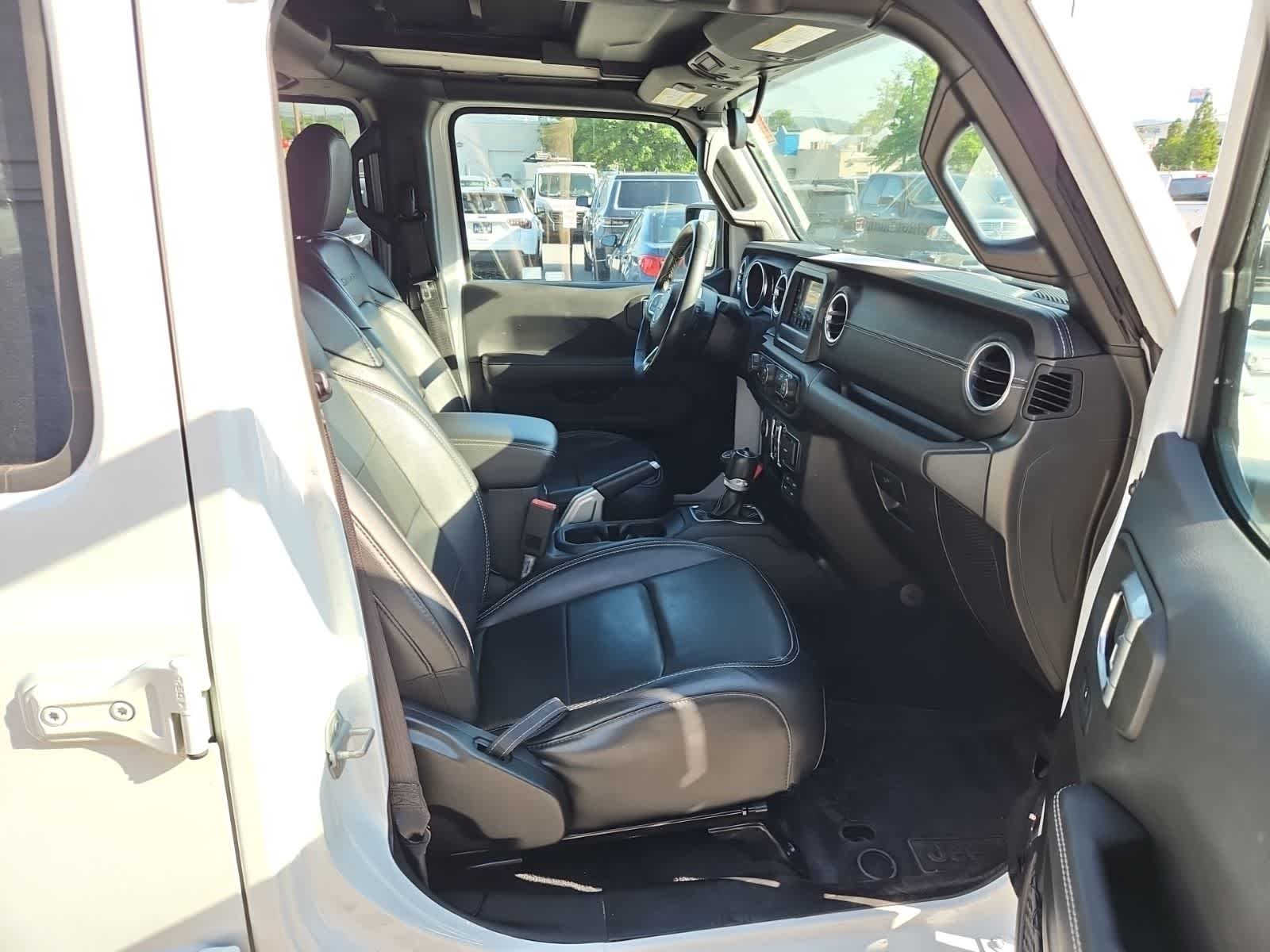 Thumbnail: 2021 Jeep Wrangler - 22