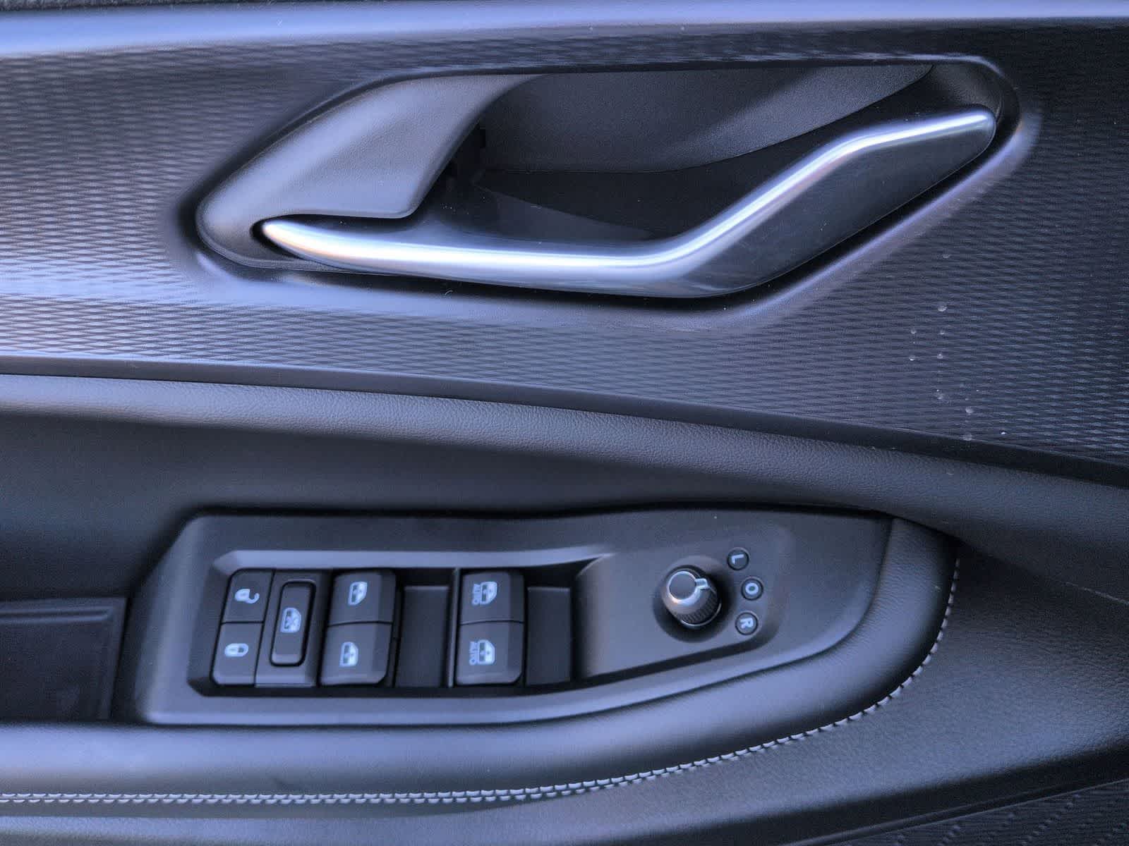 Thumbnail: 2025 Jeep Grand Cherokee L - 16