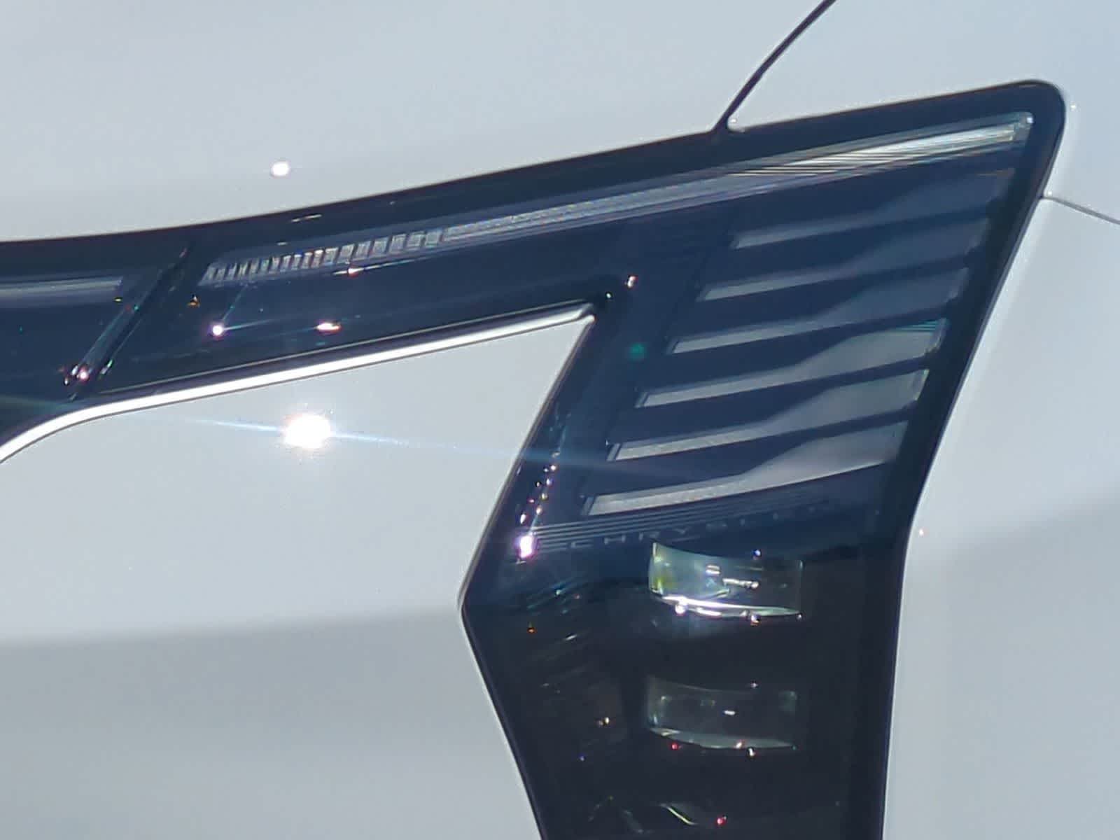 Thumbnail: 2027 Chrysler Pacifica - 11