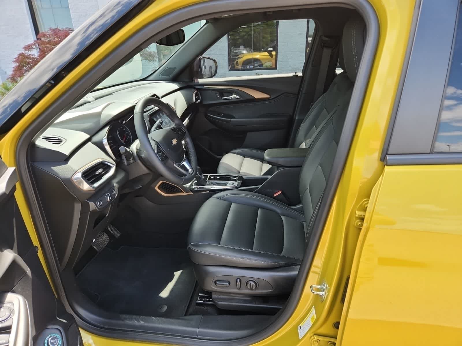 Thumbnail: 2023 Chevrolet TrailBlazer - 15