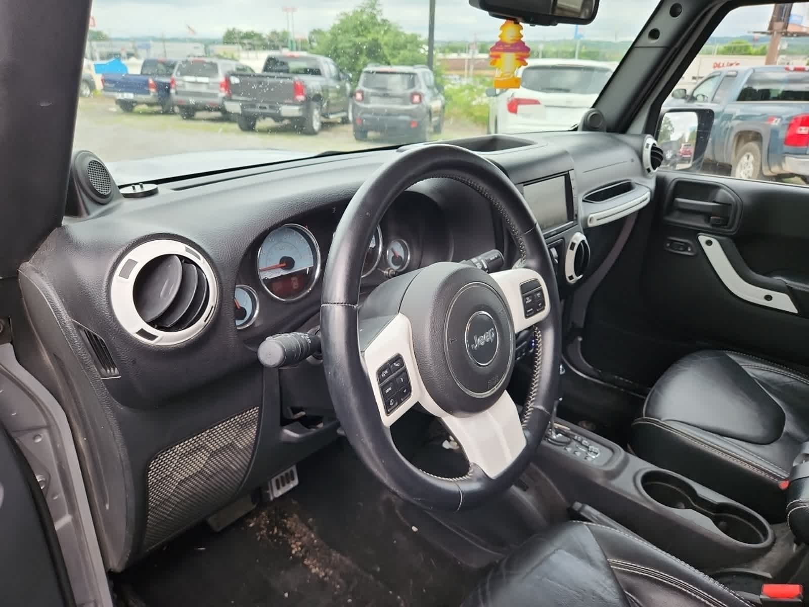 2014 Jeep Wrangler Unlimited Polar Edition 13