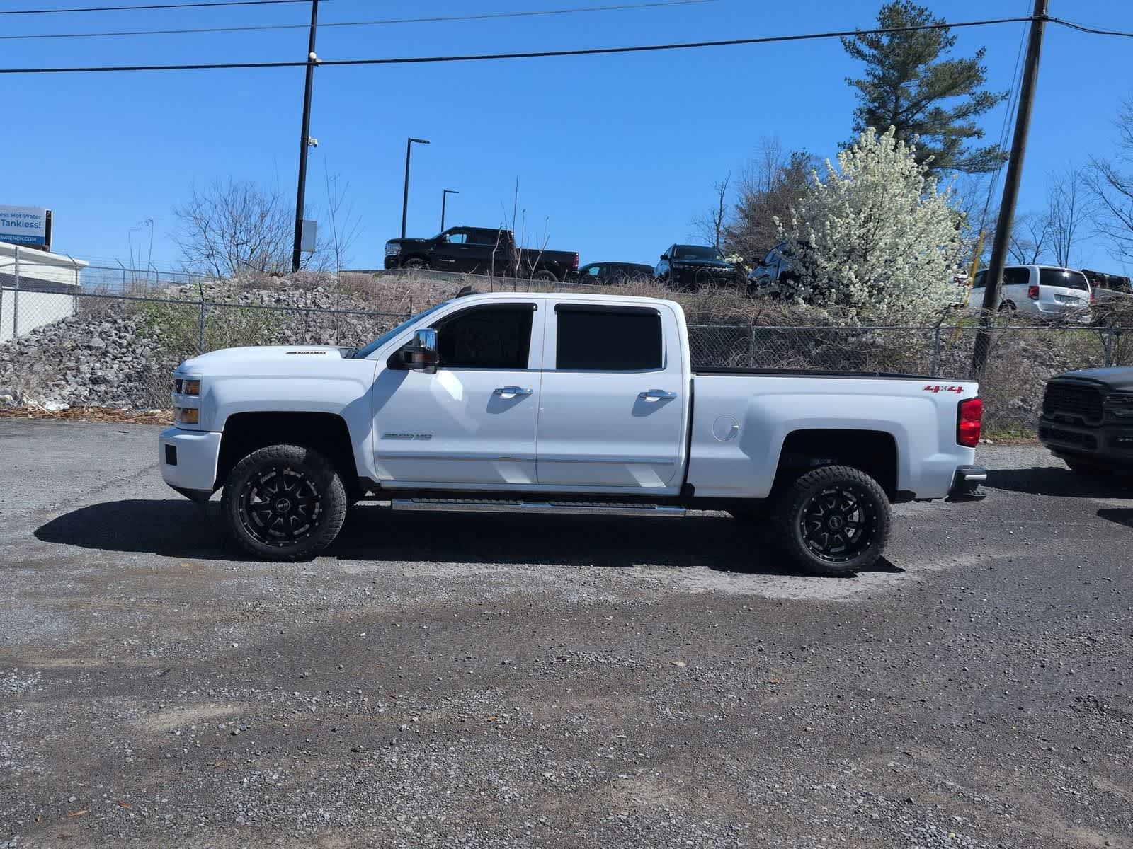 Thumbnail: 2019 Chevrolet Silverado 3500 - 5