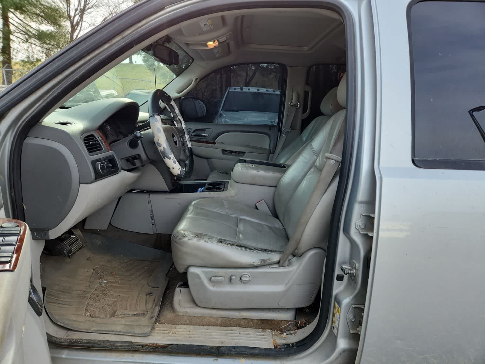 Thumbnail: 2012 Chevrolet Tahoe - 15