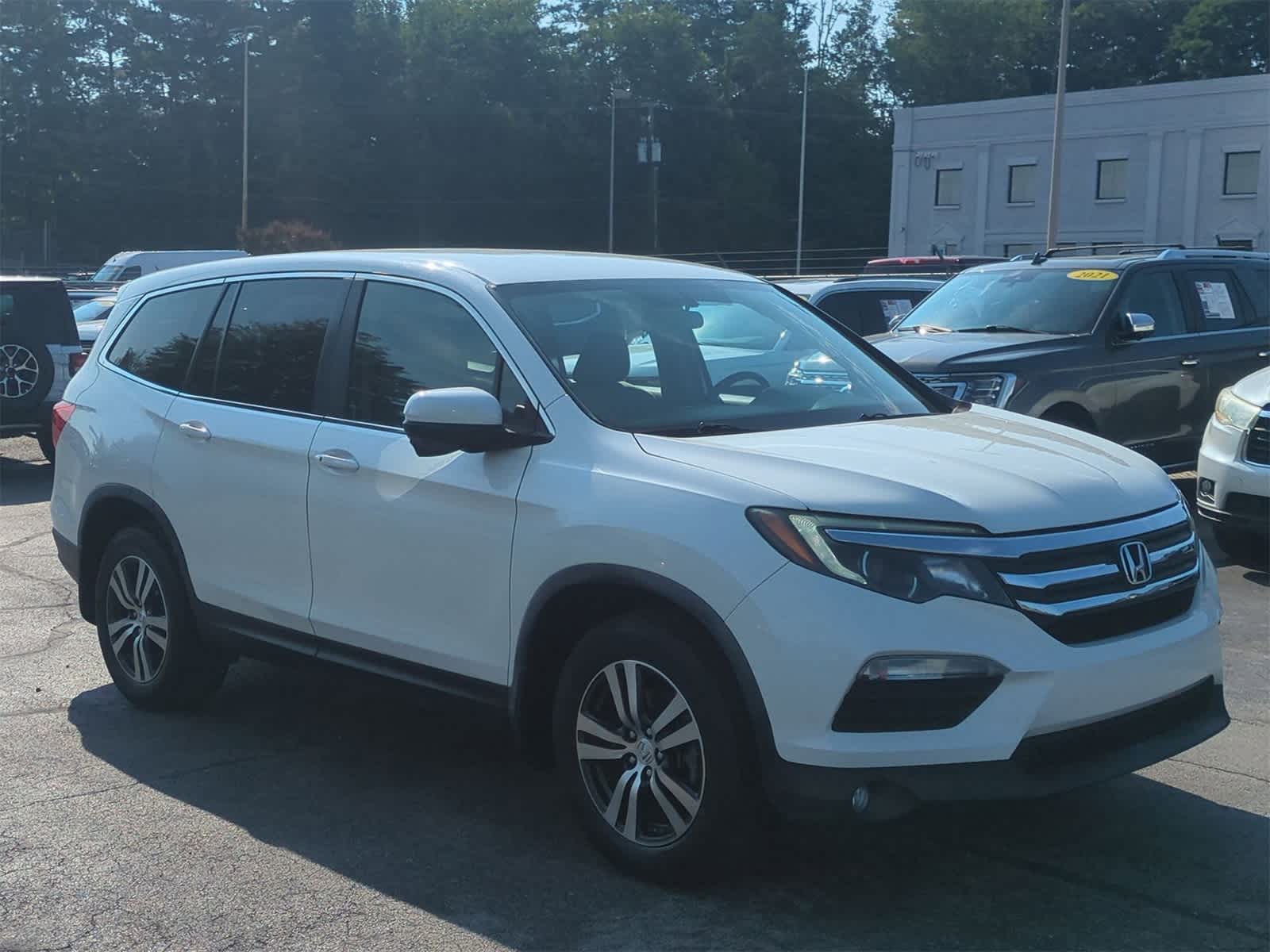 Thumbnail: 2018 Honda Pilot - 2