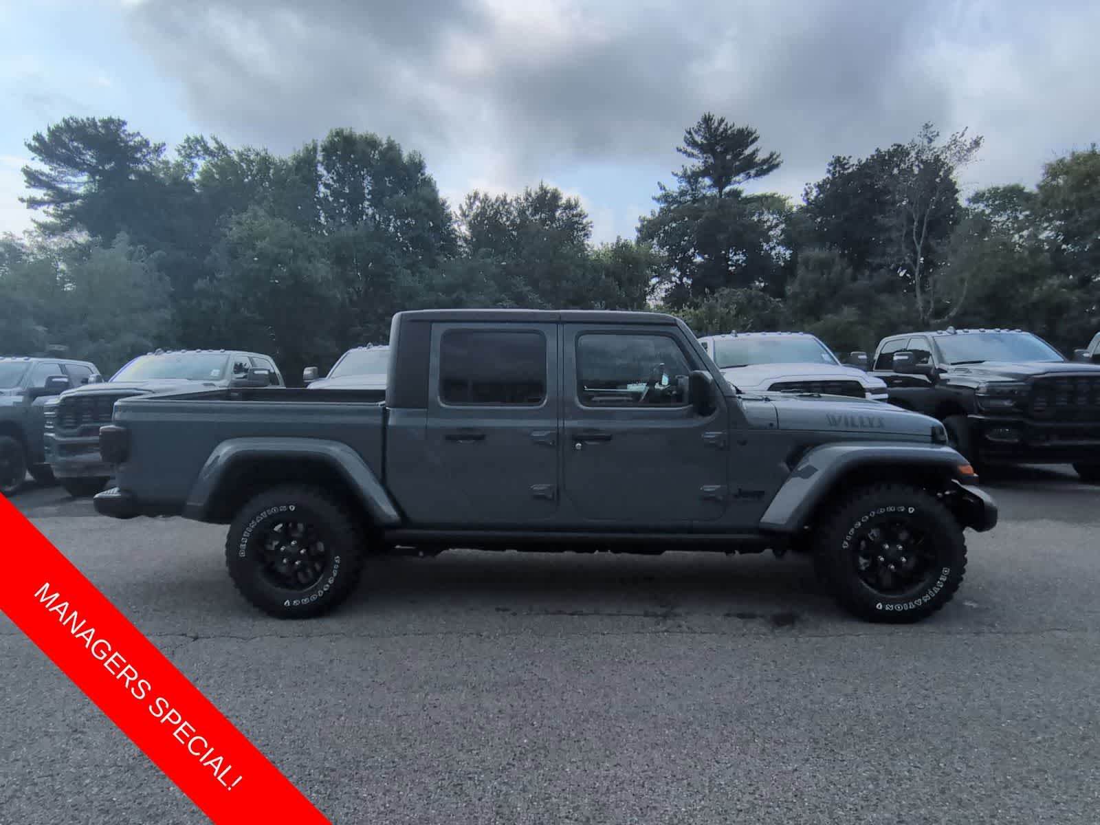 Thumbnail: 2025 Jeep Gladiator - 9