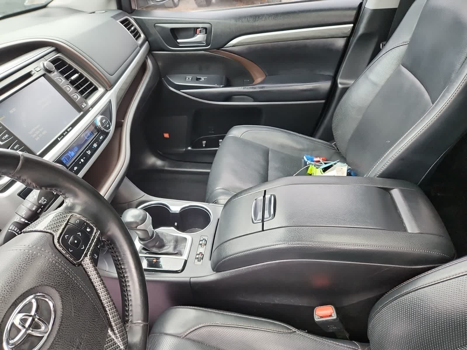 Thumbnail: 2019 Toyota Highlander - 11