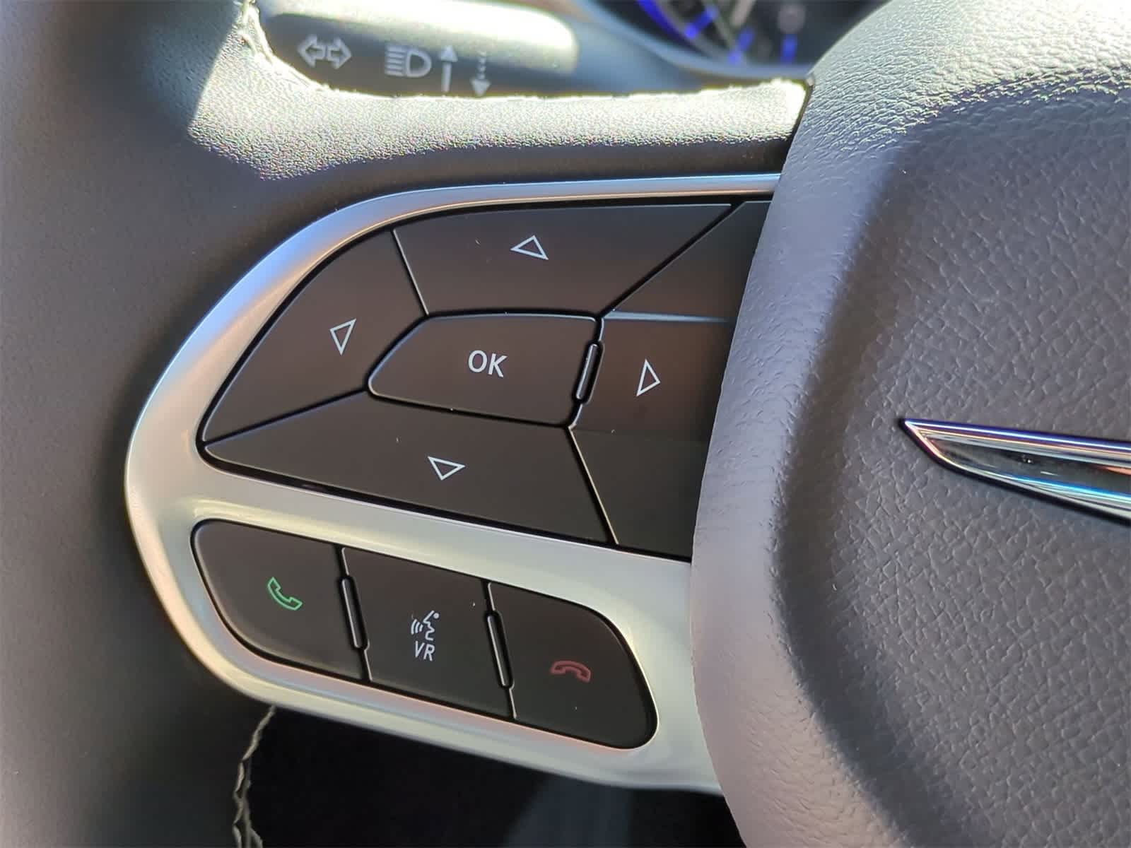Thumbnail: 2025 Chrysler Pacifica - 23