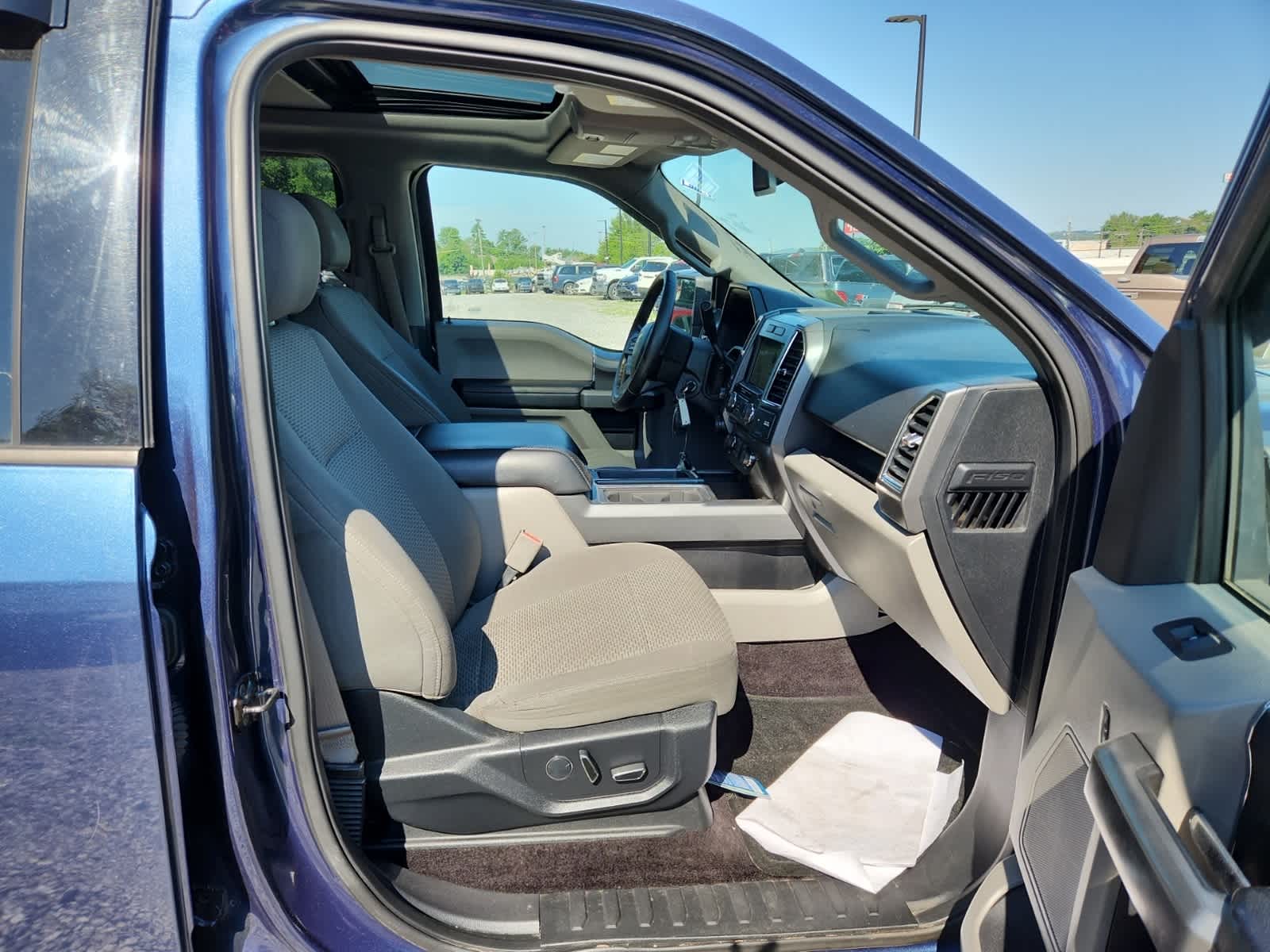 Thumbnail: 2016 Ford F-150 - 22