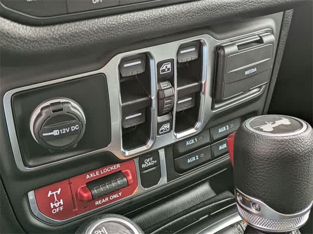 Thumbnail: 2025 Jeep Wrangler - 31