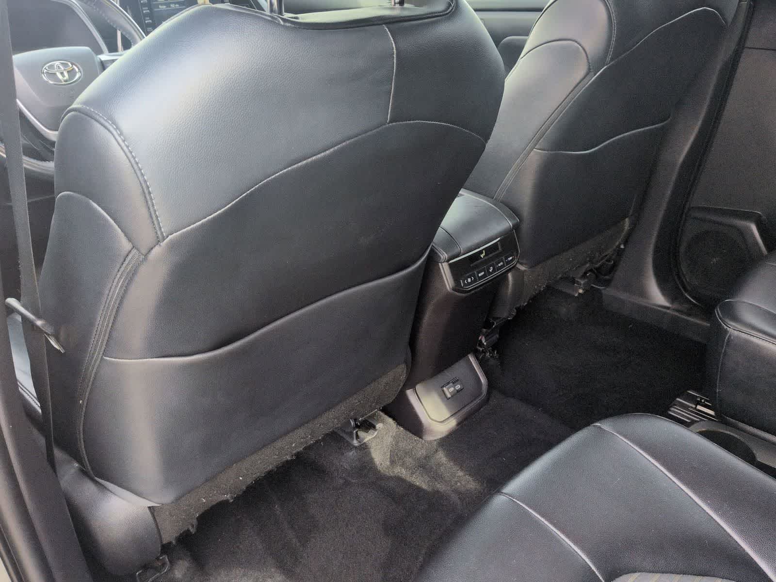 Thumbnail: 2022 Toyota Highlander - 17