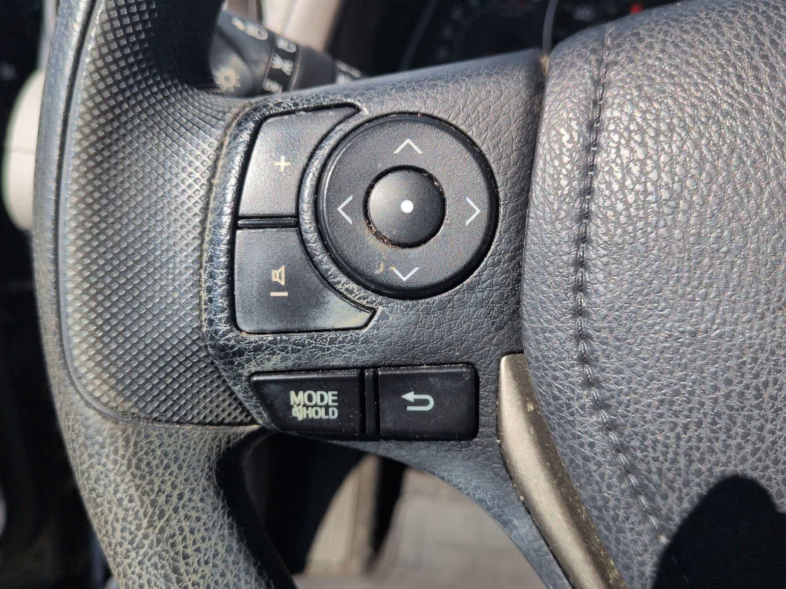 Thumbnail: 2015 Toyota RAV4 - 21