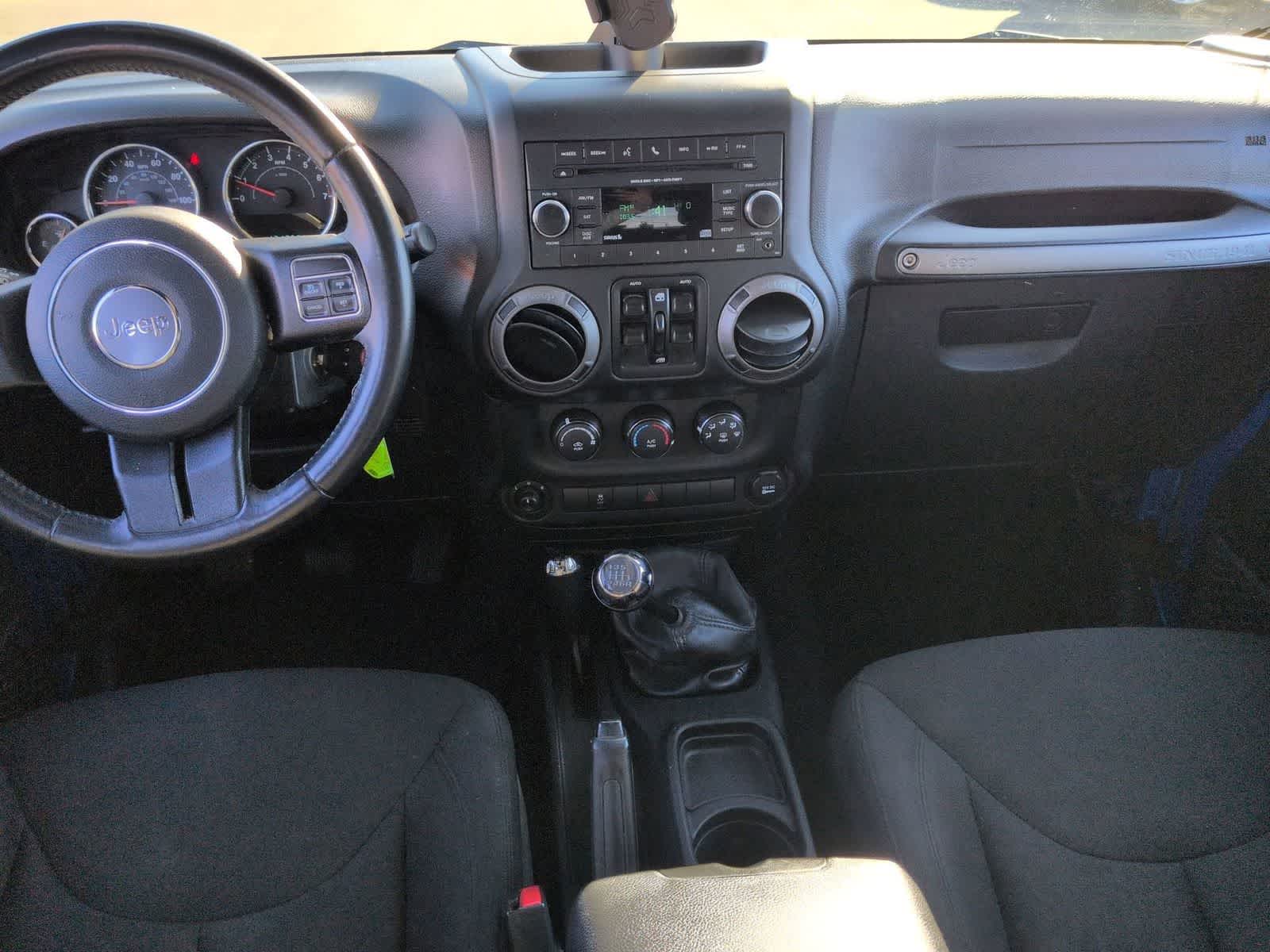 Thumbnail: 2016 Jeep Wrangler - 14