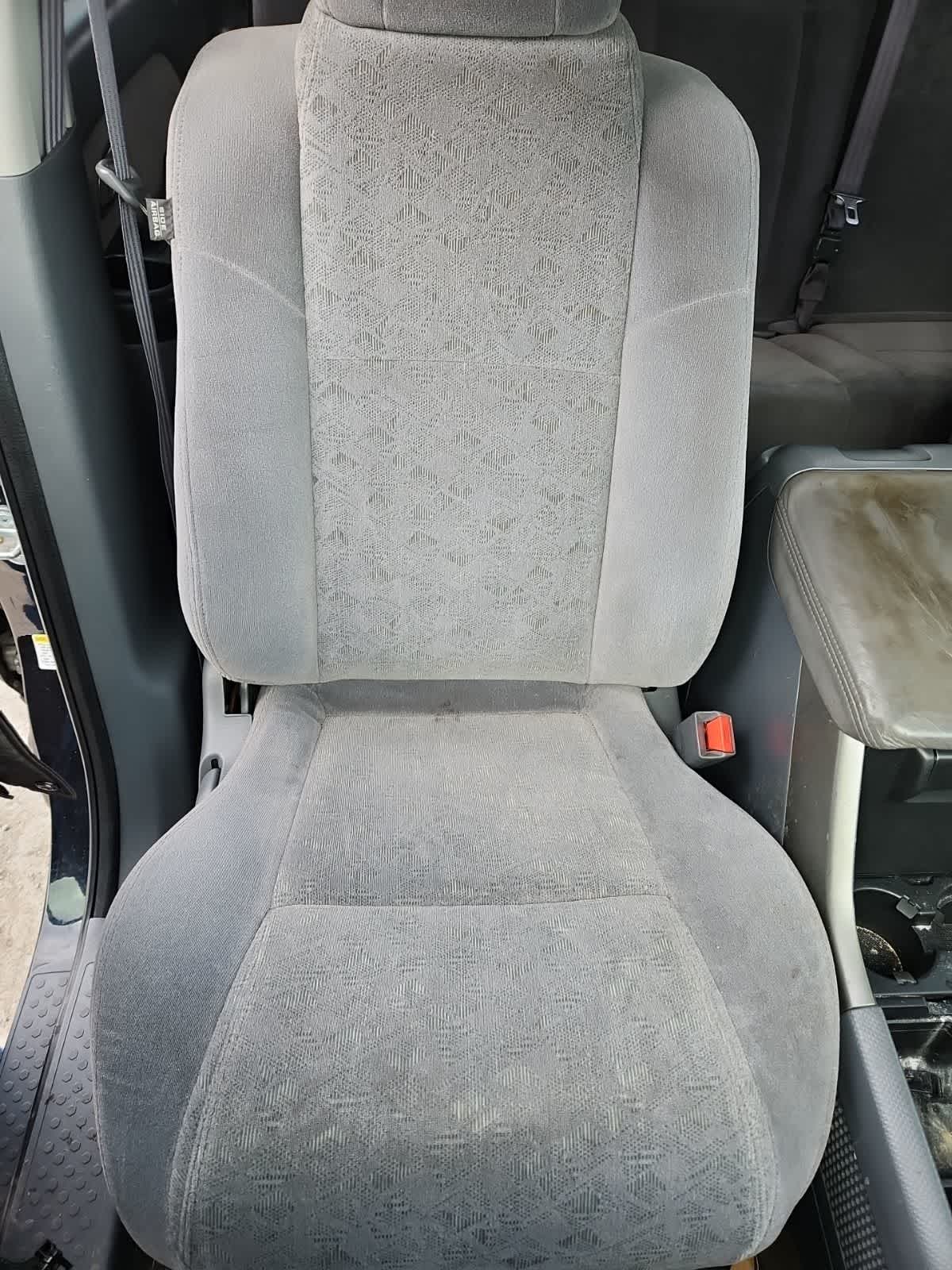 Thumbnail: 2005 Honda Pilot - 18