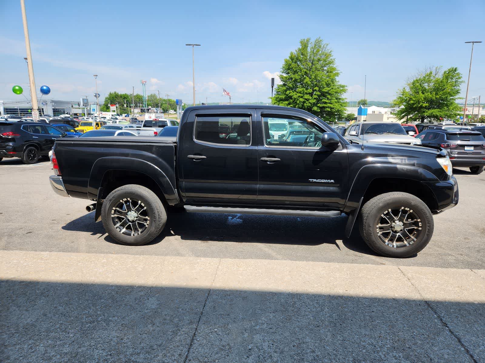 Thumbnail: 2015 Toyota Tacoma - 7