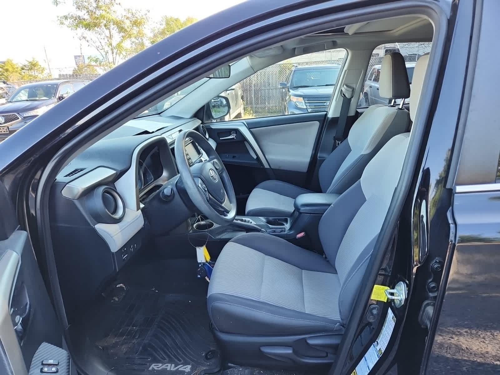 Thumbnail: 2015 Toyota RAV4 - 15