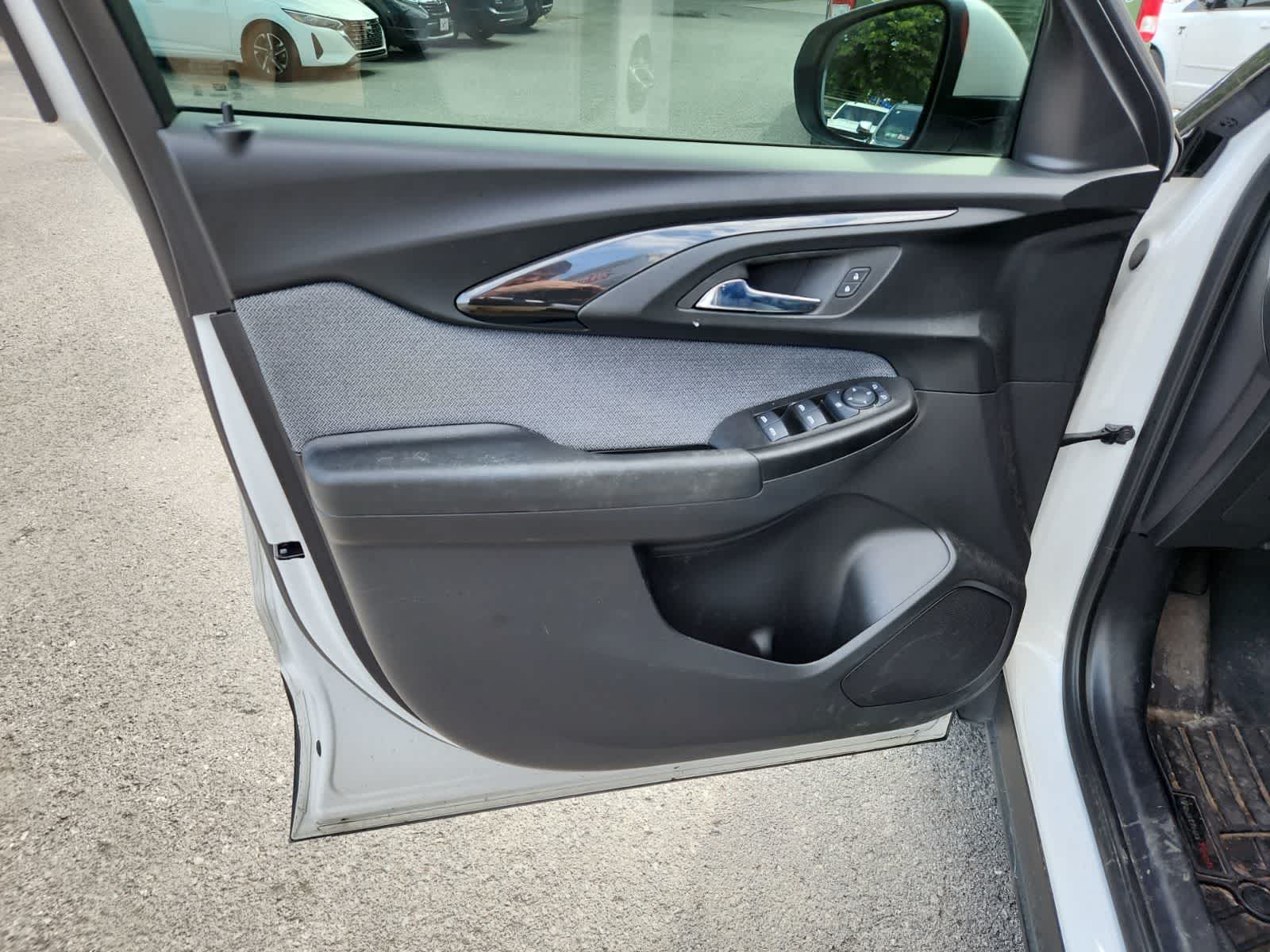 Thumbnail: 2021 Chevrolet TrailBlazer - 16