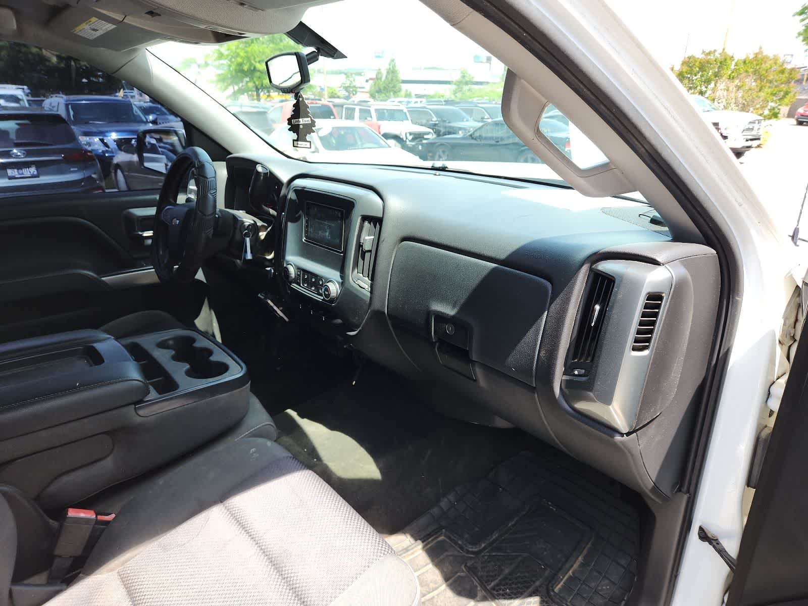 Thumbnail: 2015 Chevrolet Silverado 1500 - 17