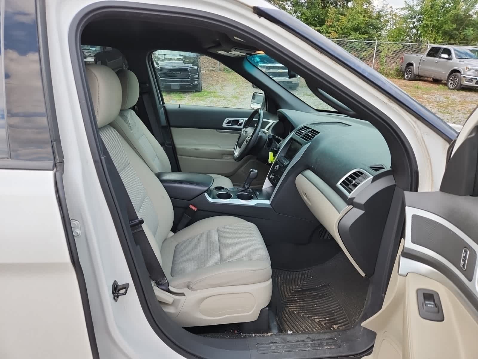 Thumbnail: 2012 Ford Explorer - 21