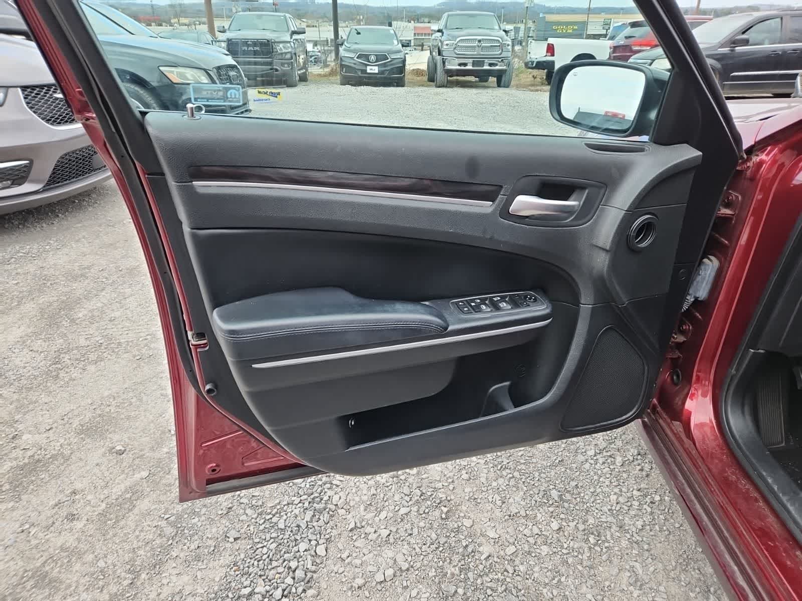 Thumbnail: 2021 Chrysler 300 - 15