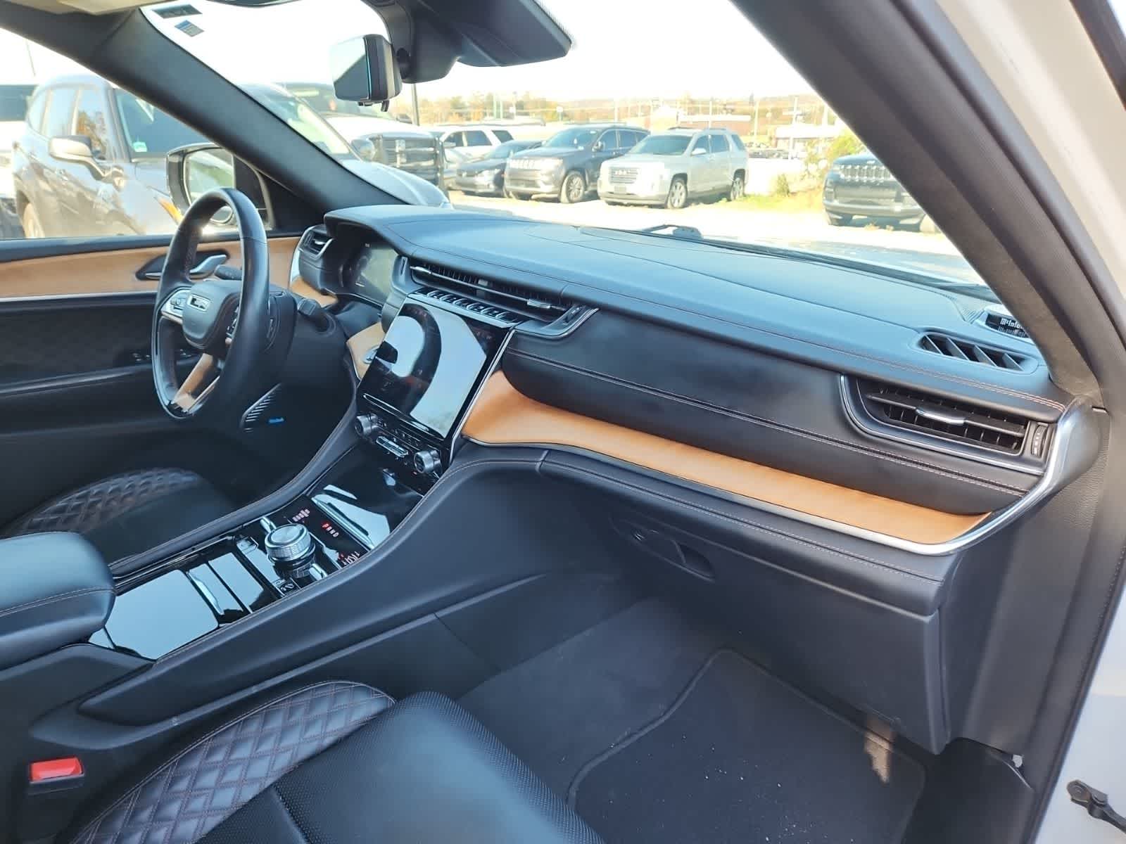 Thumbnail: 2021 Jeep Grand Cherokee L - 17