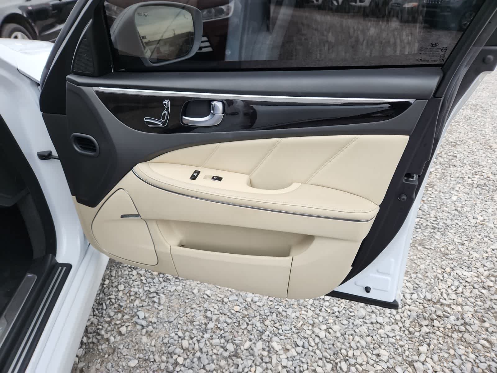 Thumbnail: 2014 Hyundai Equus - 23