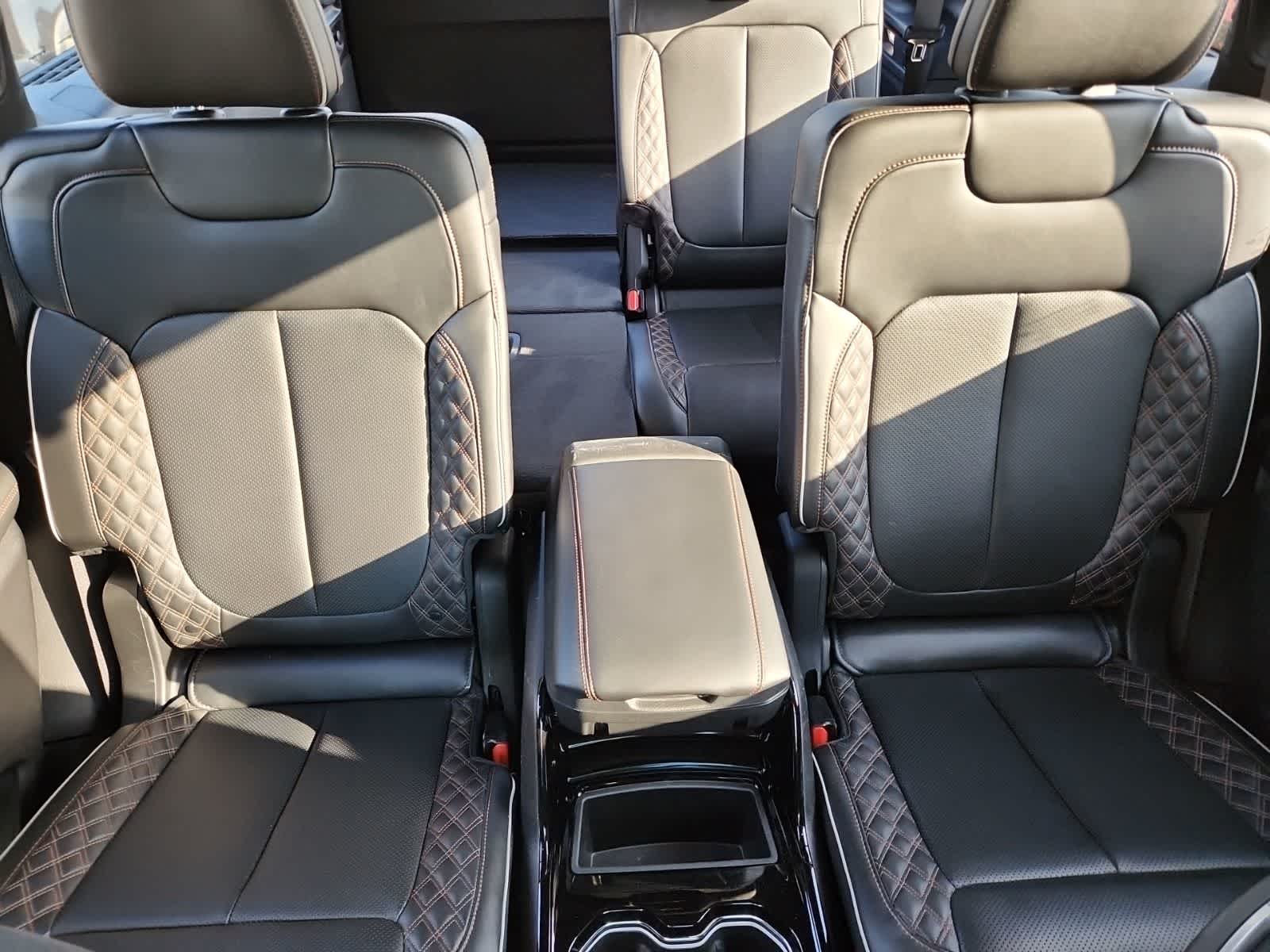 Thumbnail: 2021 Jeep Grand Cherokee L - 20